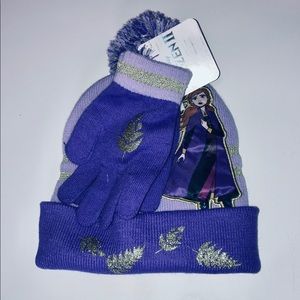 Frozen hat and glove set